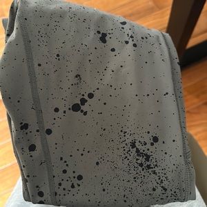 Oregano splatter leggings